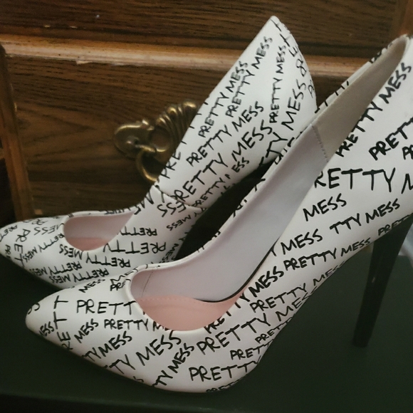 the pretty mess shoes